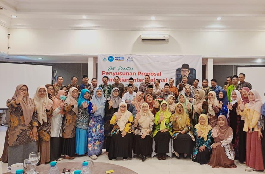 Pelatihan Penyusunan Proposal Internasional: Membidik Penelitian MORA The AIR Funds